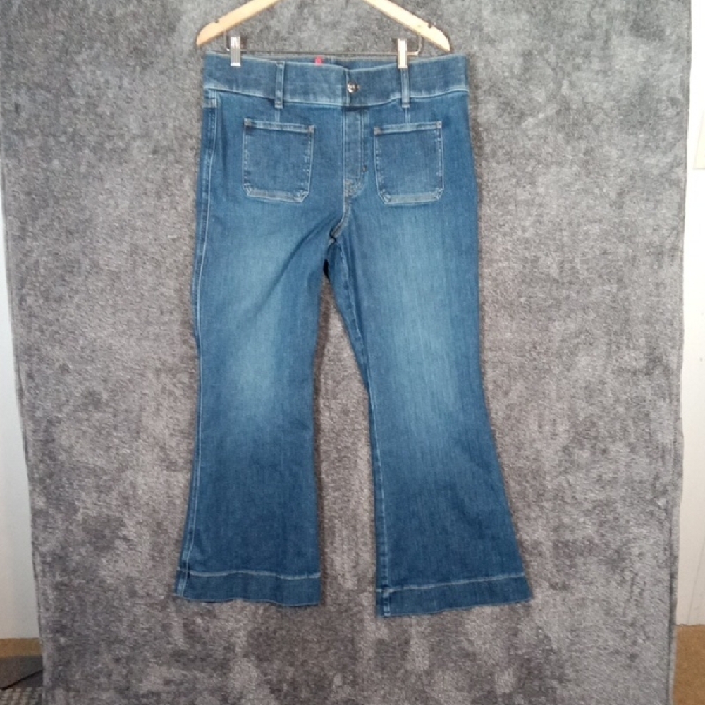 SPANX Everywear Flare Jeans High Waisted Pullover Womens Jeans